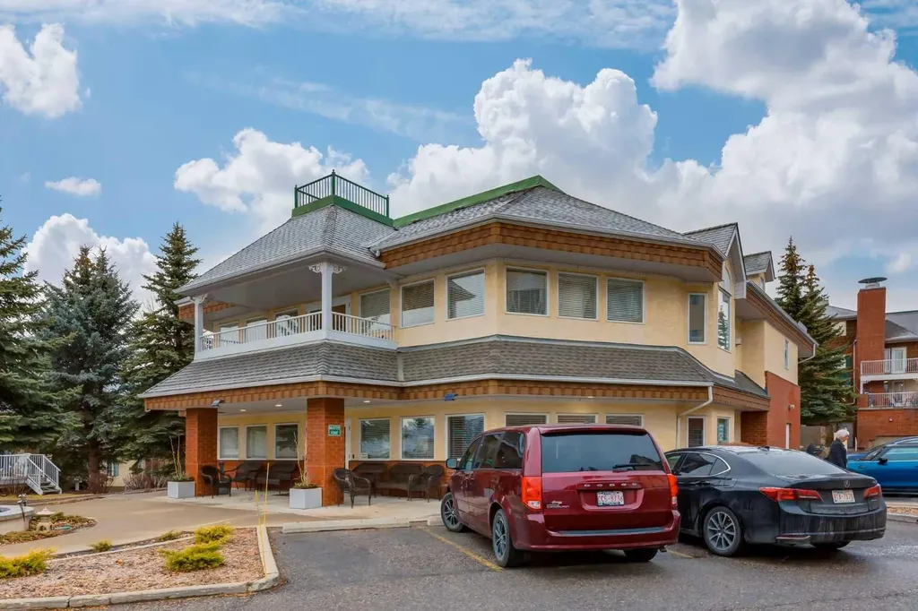 3204 Sienna Park Green SW Calgary AB T3H3N7