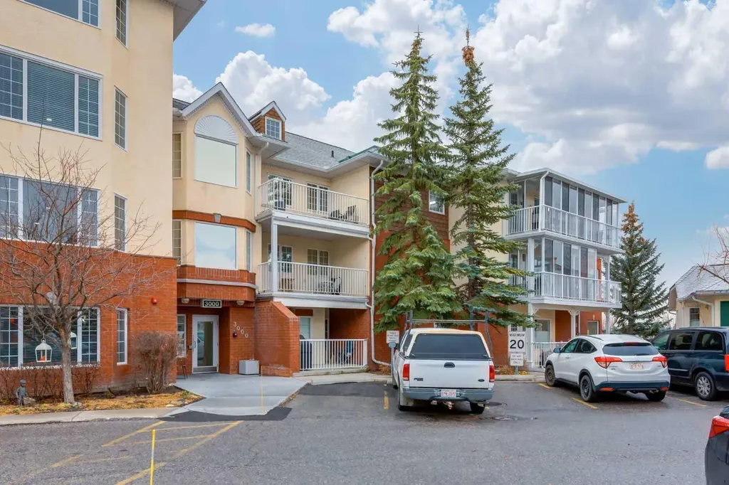 3204 Sienna Park Green SW Calgary AB T3H3N7