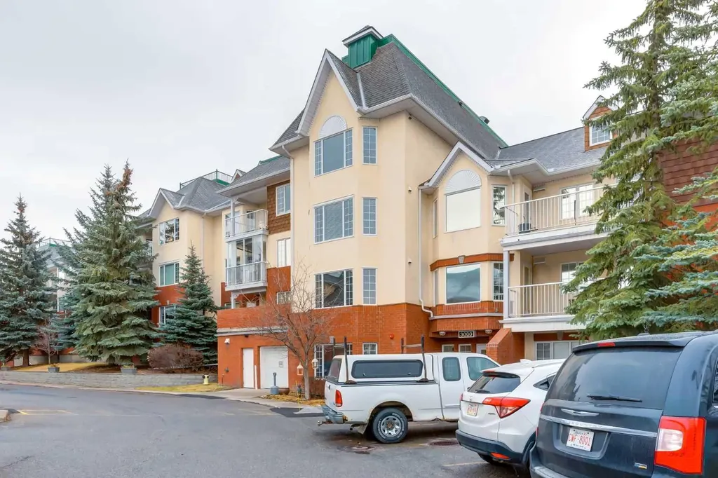 3204 Sienna Park Green SW Calgary AB T3H3N7