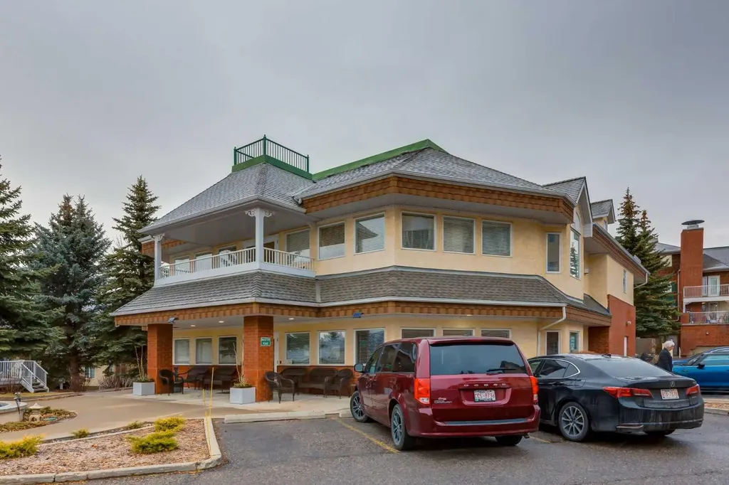 3204 Sienna Park Green SW Calgary AB T3H3N7