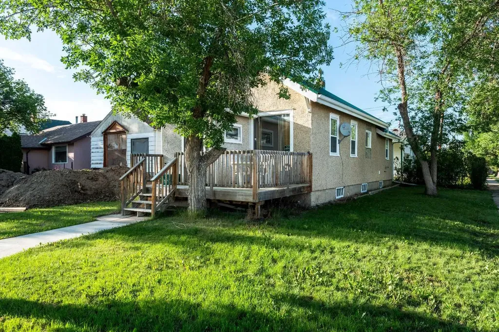 402 Main Street Trochu AB T0M2C0