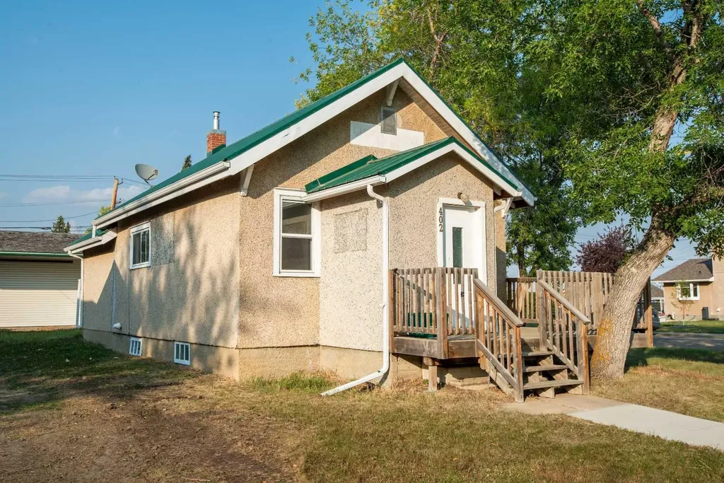 402 Main Street Trochu AB T0M2C0