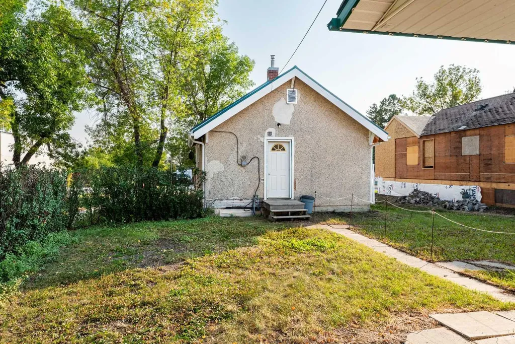 402 Main Street Trochu AB T0M2C0