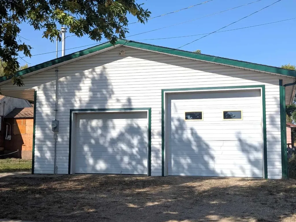 402 Main Street Trochu AB T0M2C0