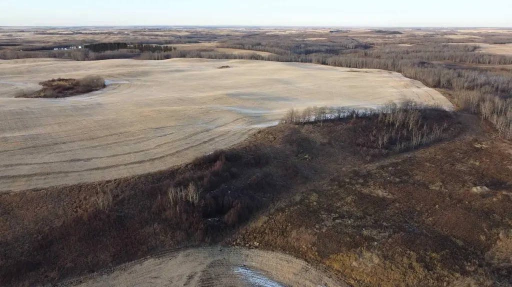 NE 23-53-13-w4 & SE 23-53-13-w4 Rural Two Hills No. 21 County Of AB T9C 1R9