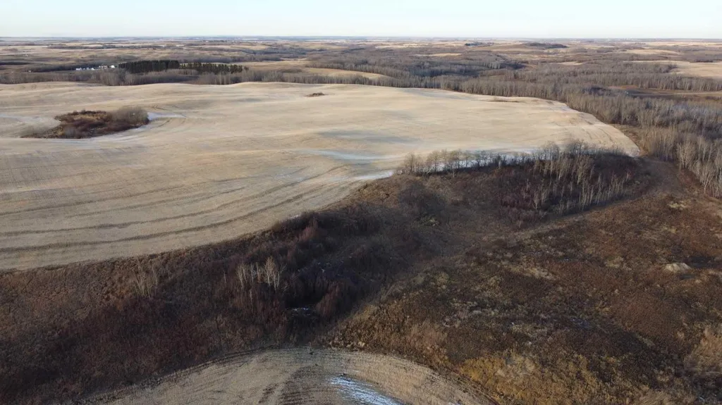 NE 23-53-13-w4 & SE 23-53-13-w4 Rural Two Hills No. 21 County Of AB T9C 1R9