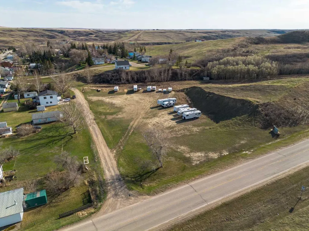 422 Elgin Avenue Carbon AB T0M0L0