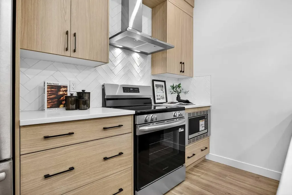 306 Alpine Boulevard Calgary AB T2Y 0Y4