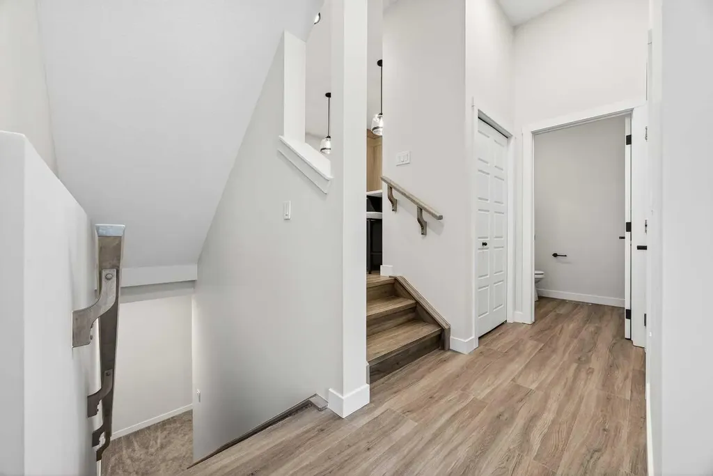 306 Alpine Boulevard Calgary AB T2Y 0Y4