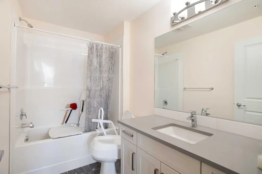 200 Cranfield Common SE Calgary AB T3M 1S2