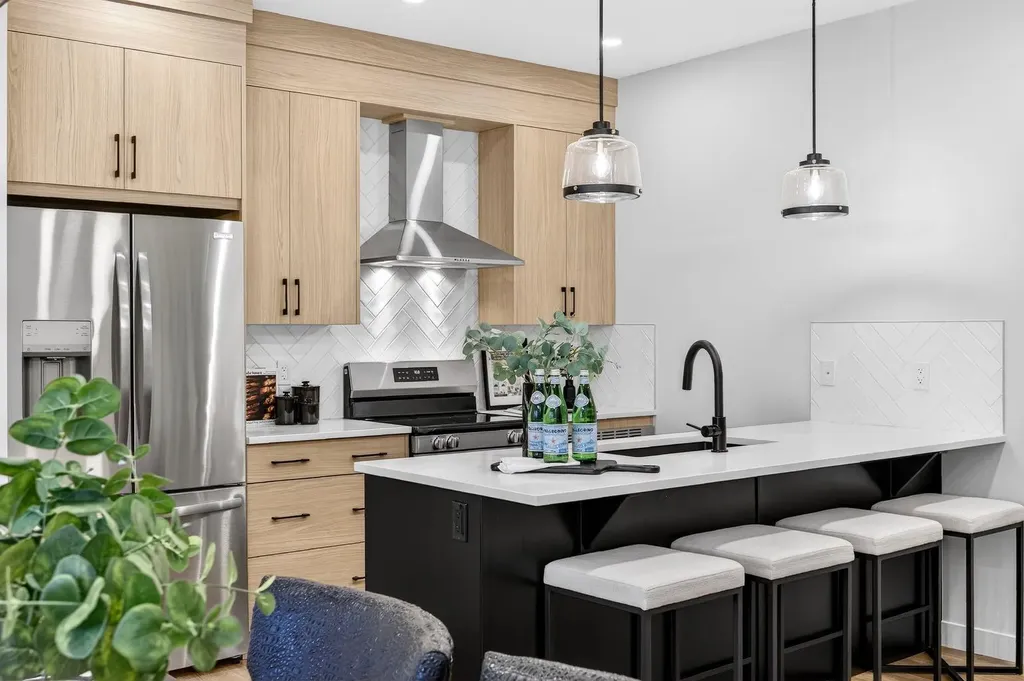 310 Alpine Boulevard Calgary AB T2Y 0Y4