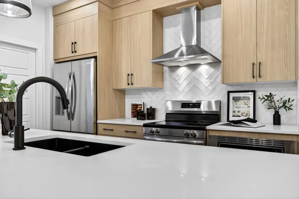 310 Alpine Boulevard Calgary AB T2Y 0Y4