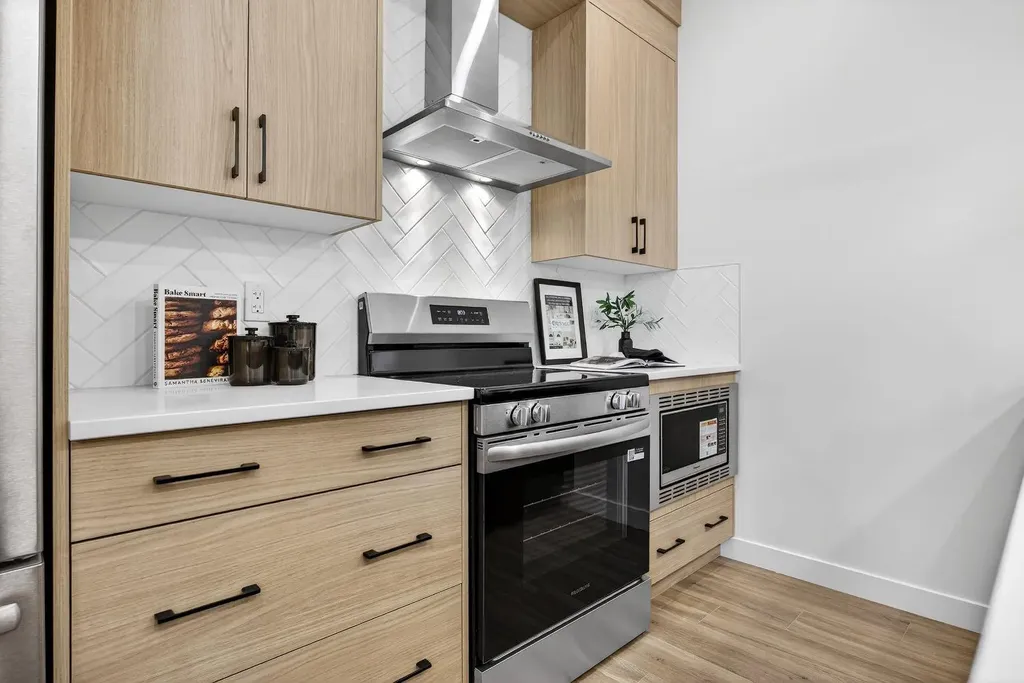 310 Alpine Boulevard Calgary AB T2Y 0Y4
