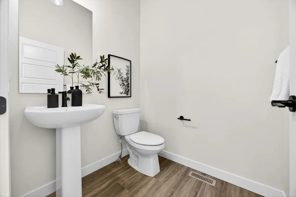 310 Alpine Boulevard Calgary AB T2Y 0Y4