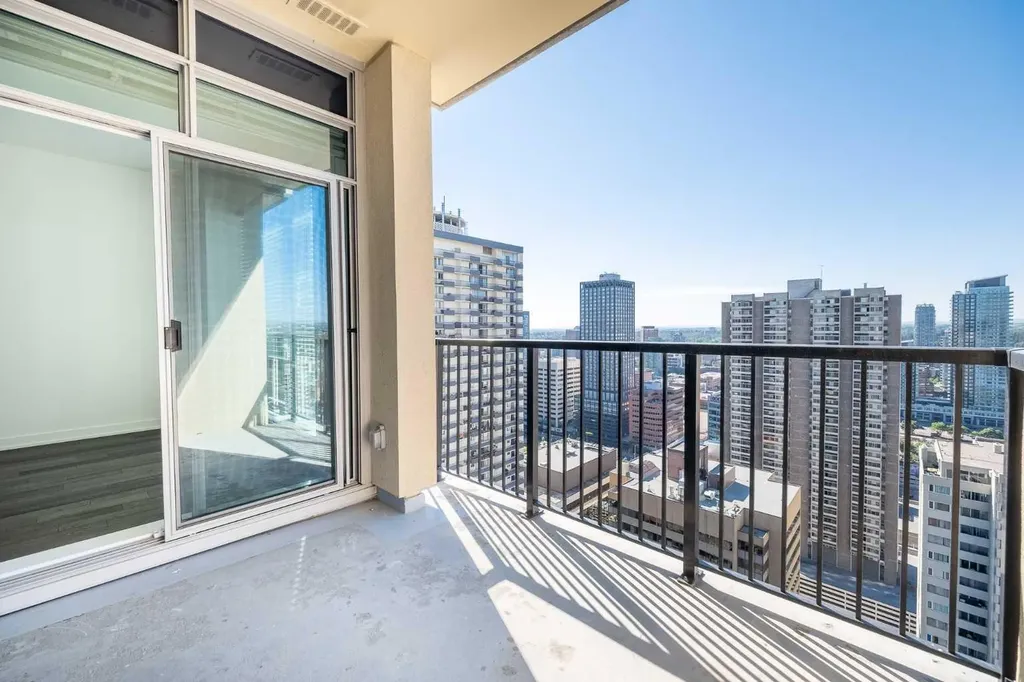 930 6 Avenue SW Calgary AB T2P 1J3