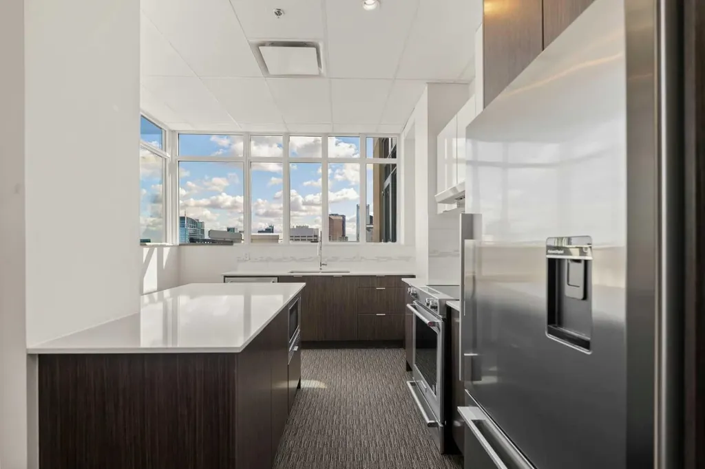 930 6 Avenue SW Calgary AB T2P 1J3