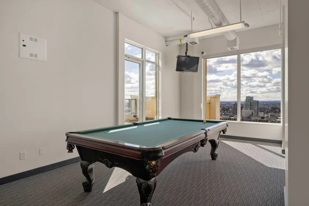 930 6 Avenue SW Calgary AB T2P 1J3