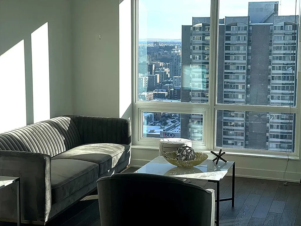930 6 Avenue SW Calgary AB T2P 1J3