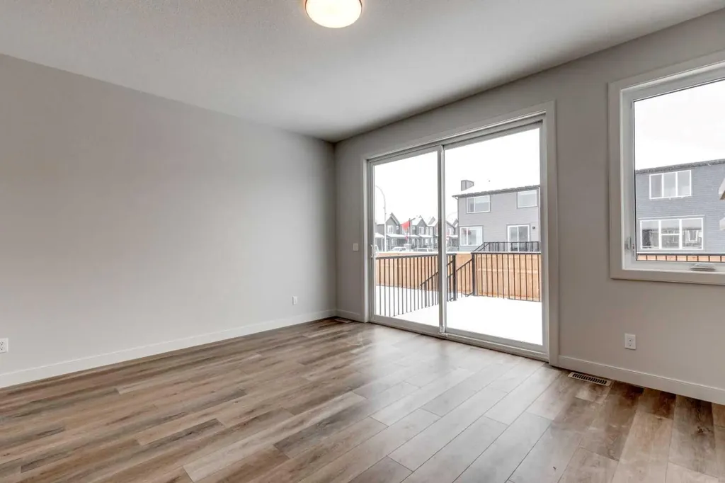 554 Rivercrest View Cochrane AB T4C 2W9