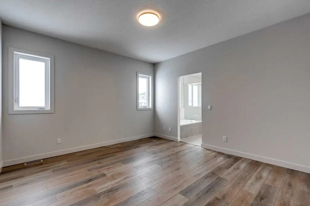 554 Rivercrest View Cochrane AB T4C 2W9