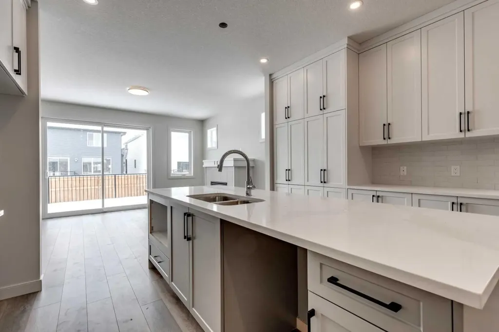554 Rivercrest View Cochrane AB T4C 2W9