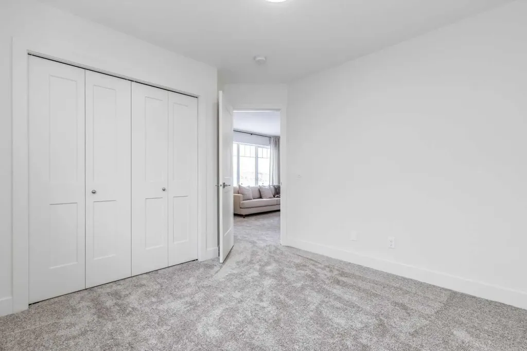546 Rivercrest View Cochrane AB T4C 2W9