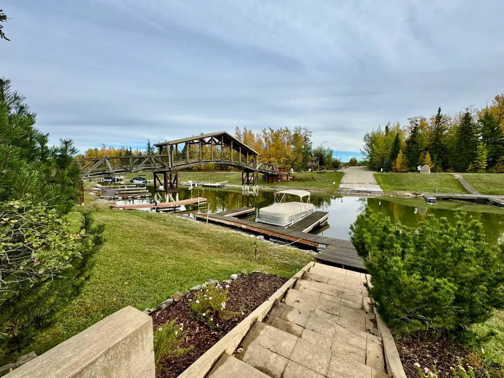 644 Bridge View Road Rural Ponoka County AB T4L 2N3