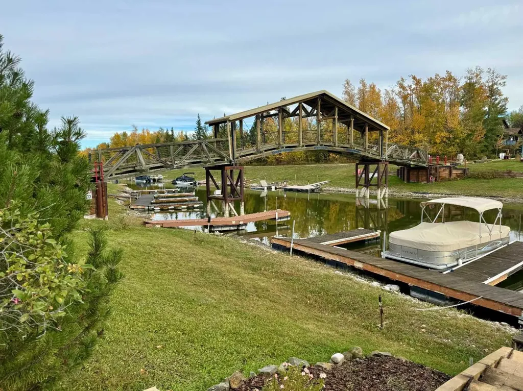 644 Bridge View Road Rural Ponoka County AB T4L 2N3