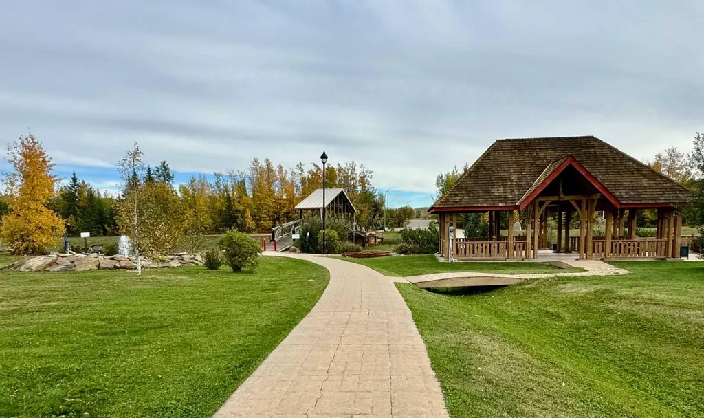644 Bridge View Road Rural Ponoka County AB T4L 2N3
