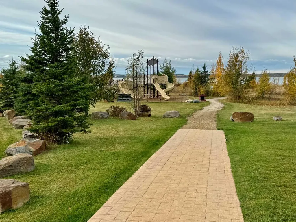 644 Bridge View Road Rural Ponoka County AB T4L 2N3
