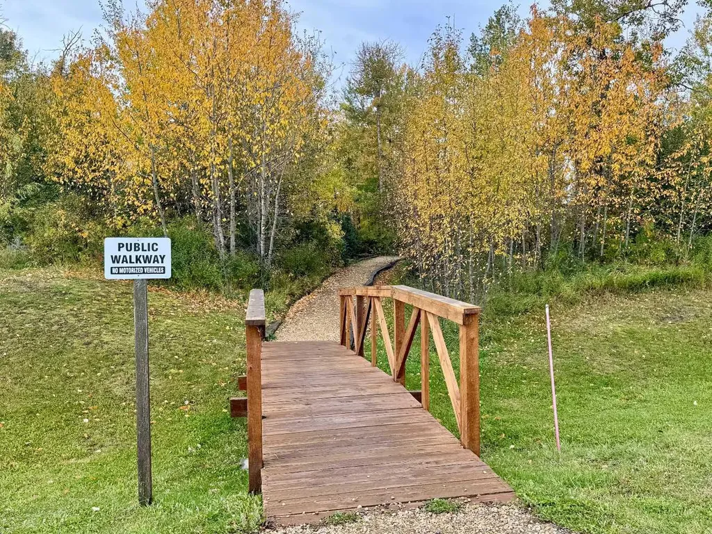 644 Bridge View Road Rural Ponoka County AB T4L 2N3