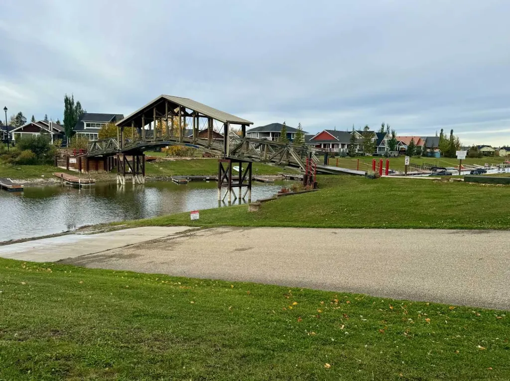 644 Bridge View Road Rural Ponoka County AB T4L 2N3