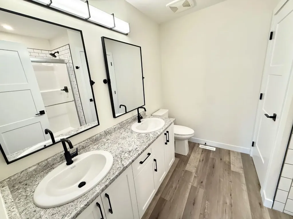 328C Boutin Avenue Hinton AB T7V0B4
