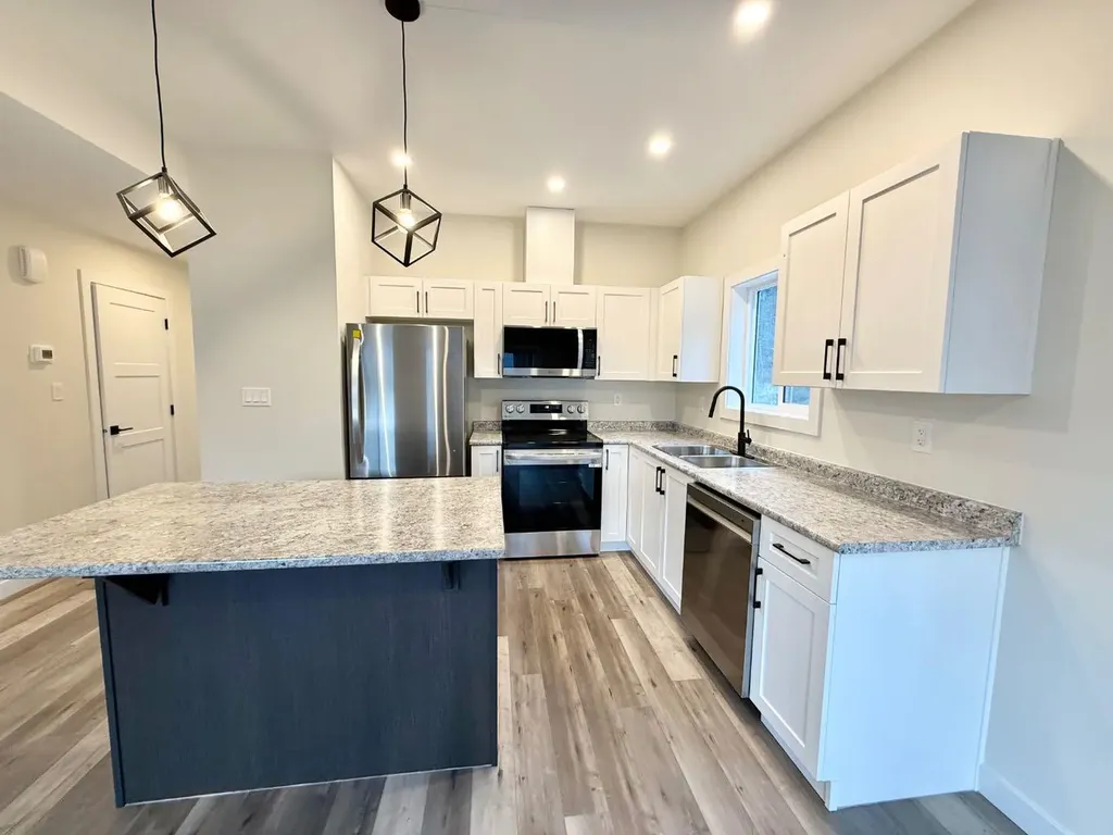 328C Boutin Avenue Hinton AB T7V0B4