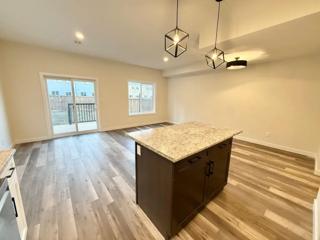 328C Boutin Avenue Hinton AB T7V0B4