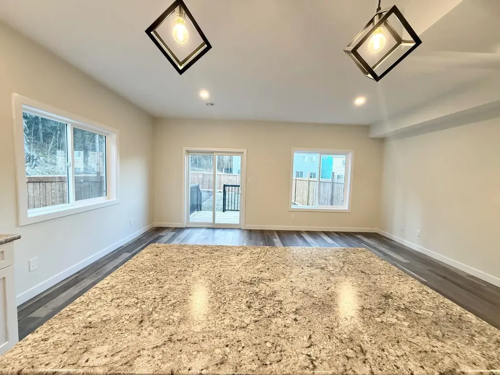 328C Boutin Avenue Hinton AB T7V0B4
