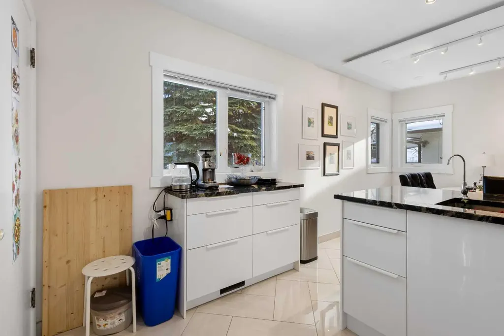 2816 24 Street NW Calgary AB T2M 3Z3