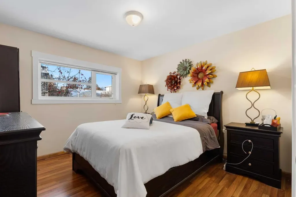 2816 24 Street NW Calgary AB T2M 3Z3