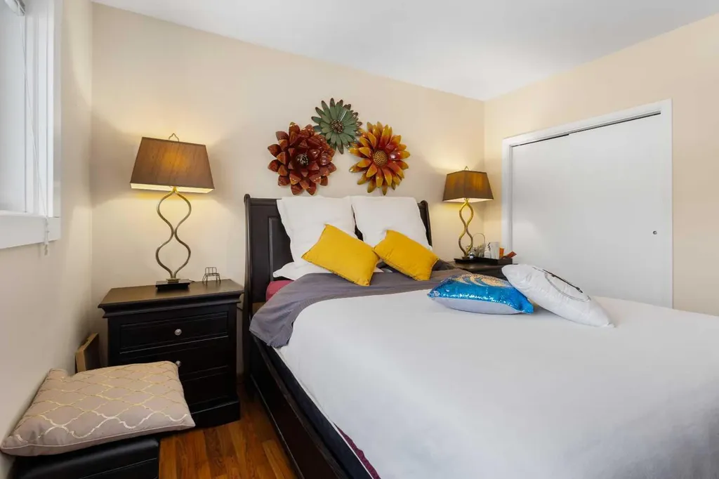 2816 24 Street NW Calgary AB T2M 3Z3