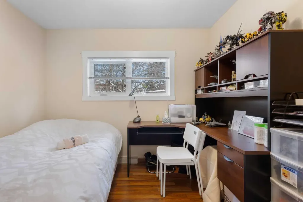 2816 24 Street NW Calgary AB T2M 3Z3