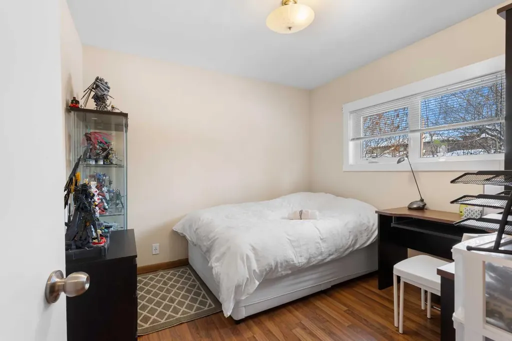 2816 24 Street NW Calgary AB T2M 3Z3