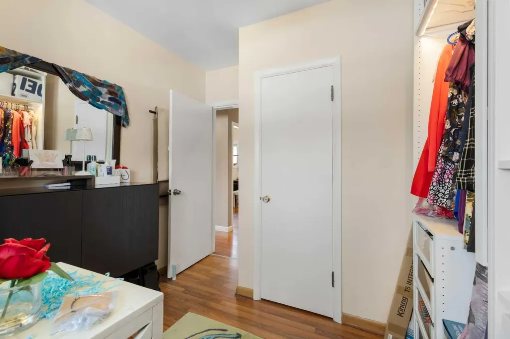 2816 24 Street NW Calgary AB T2M 3Z3
