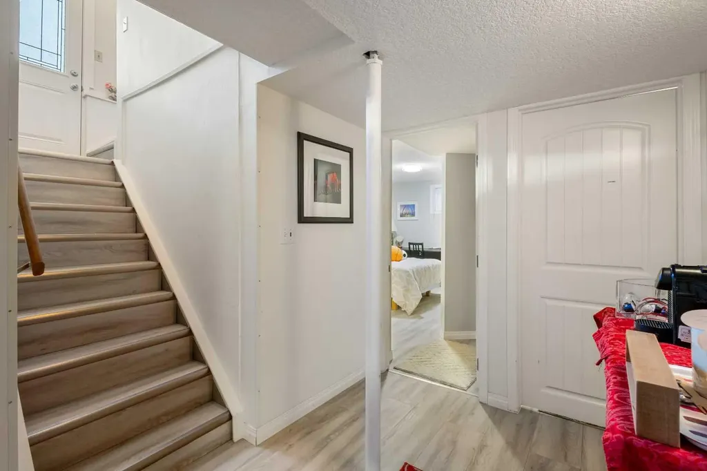 2816 24 Street NW Calgary AB T2M 3Z3