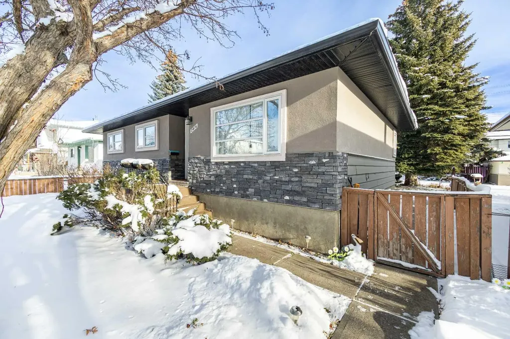 2816 24 Street NW Calgary AB T2M 3Z3