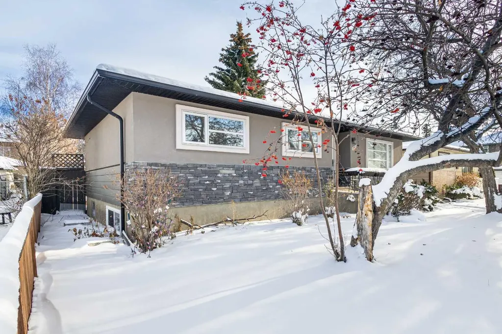 2816 24 Street NW Calgary AB T2M 3Z3