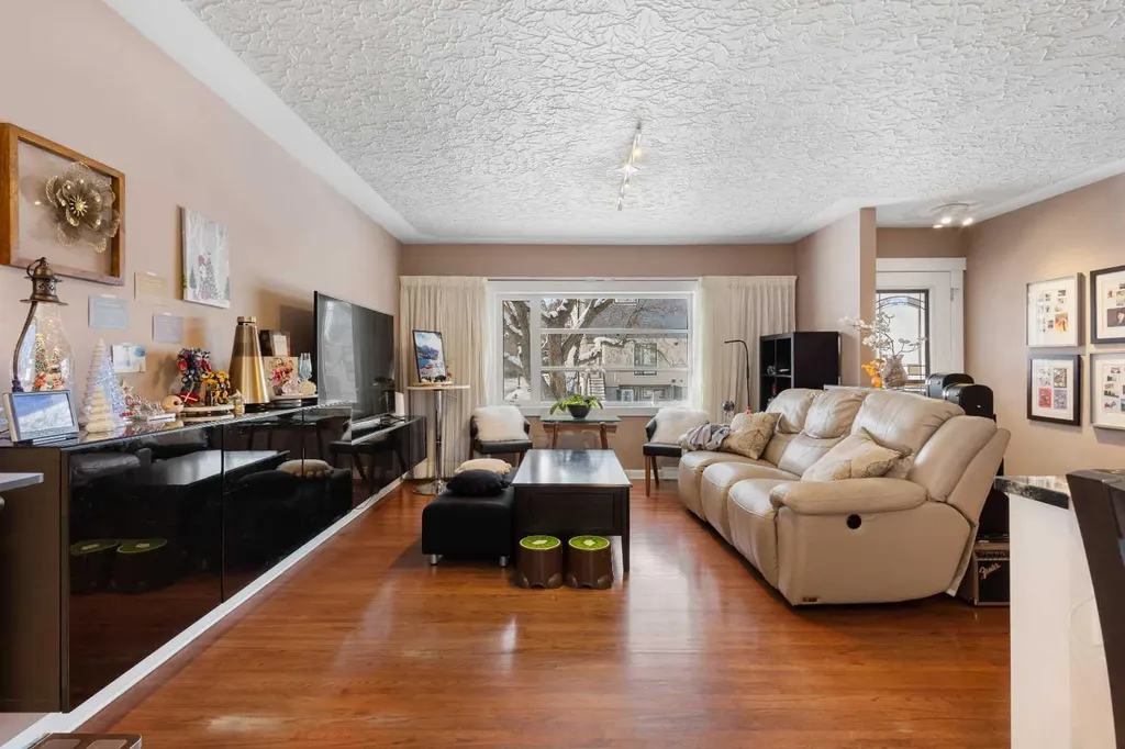 2816 24 Street NW Calgary AB T2M 3Z3