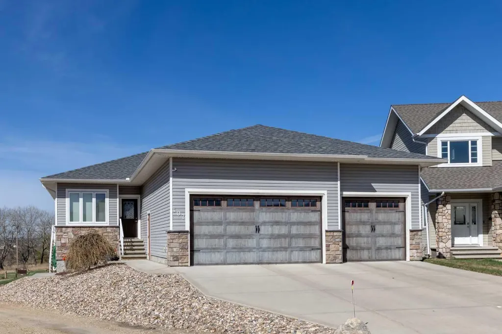 107 Morris Court Blackfalds AB T4M 0B3
