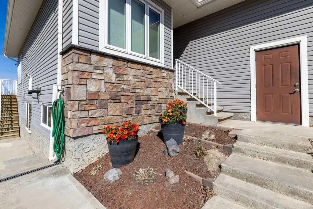 107 Morris Court Blackfalds AB T4M 0B3