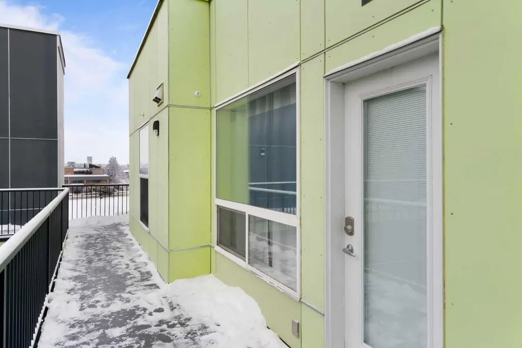 1740 9 Street NW Calgary AB T2M 4Z5