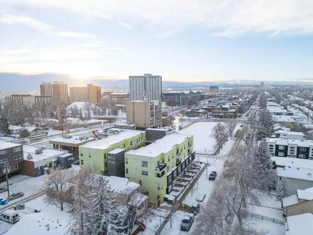 1740 9 Street NW Calgary AB T2M 4Z5